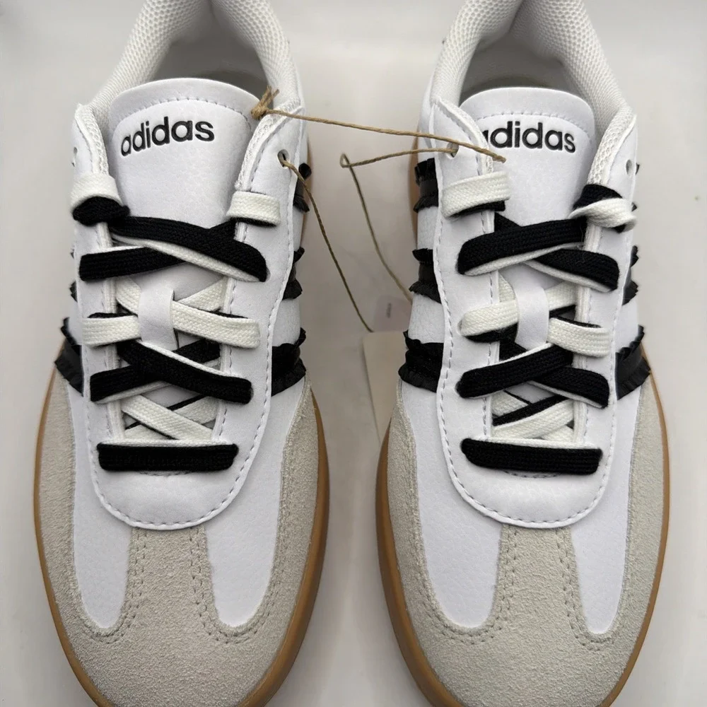 Adidas Women‎ White Black Gum Sole Low Top Striped Athletic Sneakers . Size 6.5